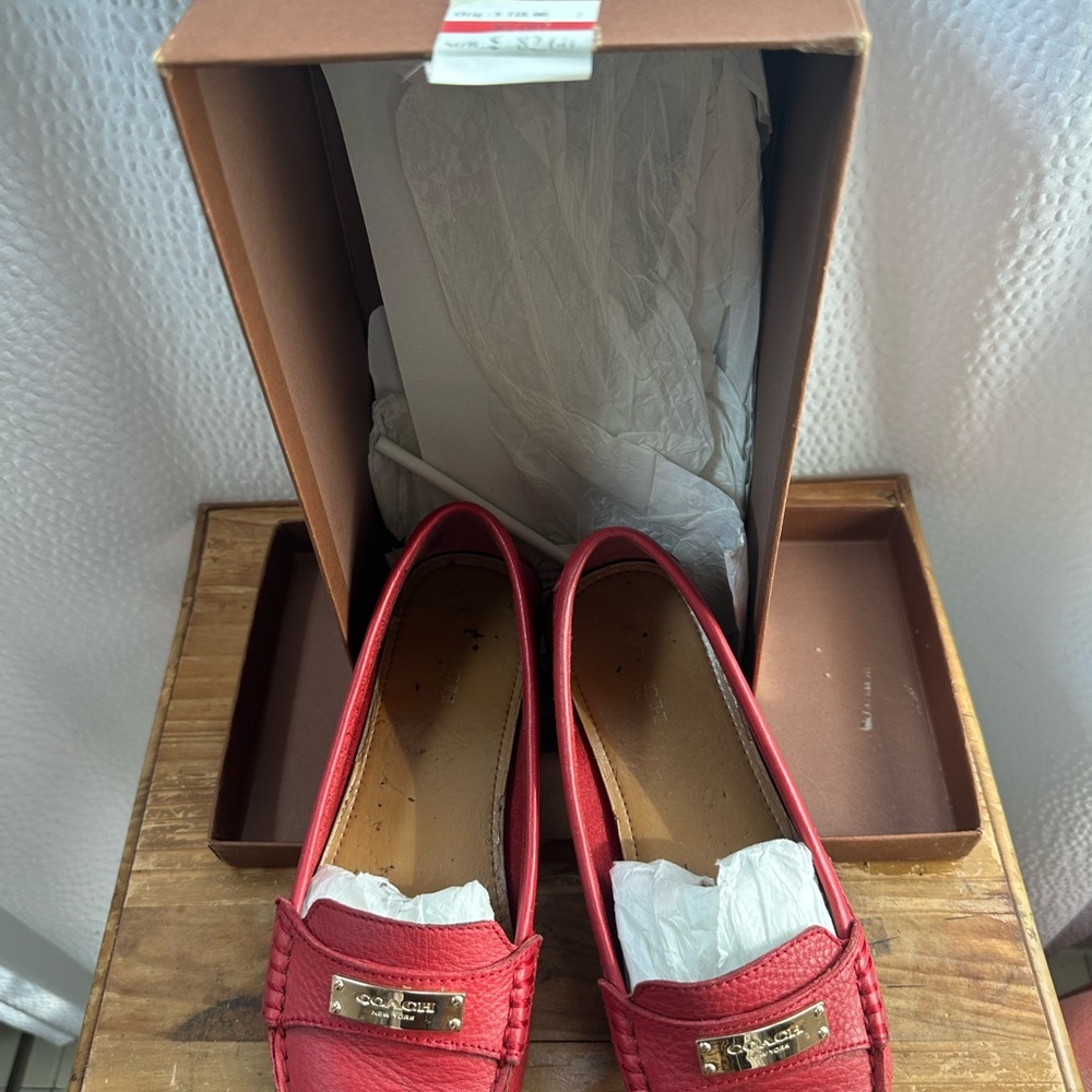 Coach “Fredrica” Red pebble leather loafer Size 7 - Picture 6 of 10
